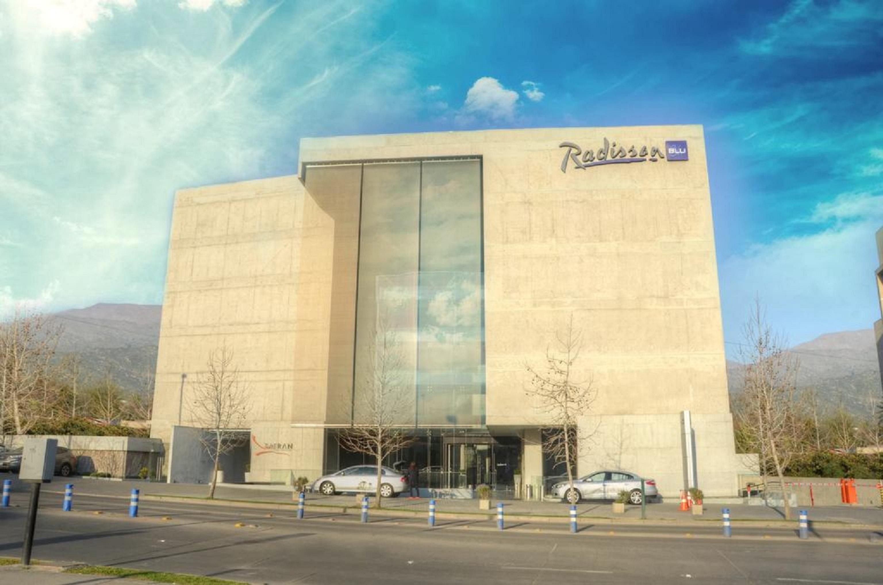 Hotel Wyndham Santiago Pettra Exterior foto Radisson Blu Hotel, Santiago