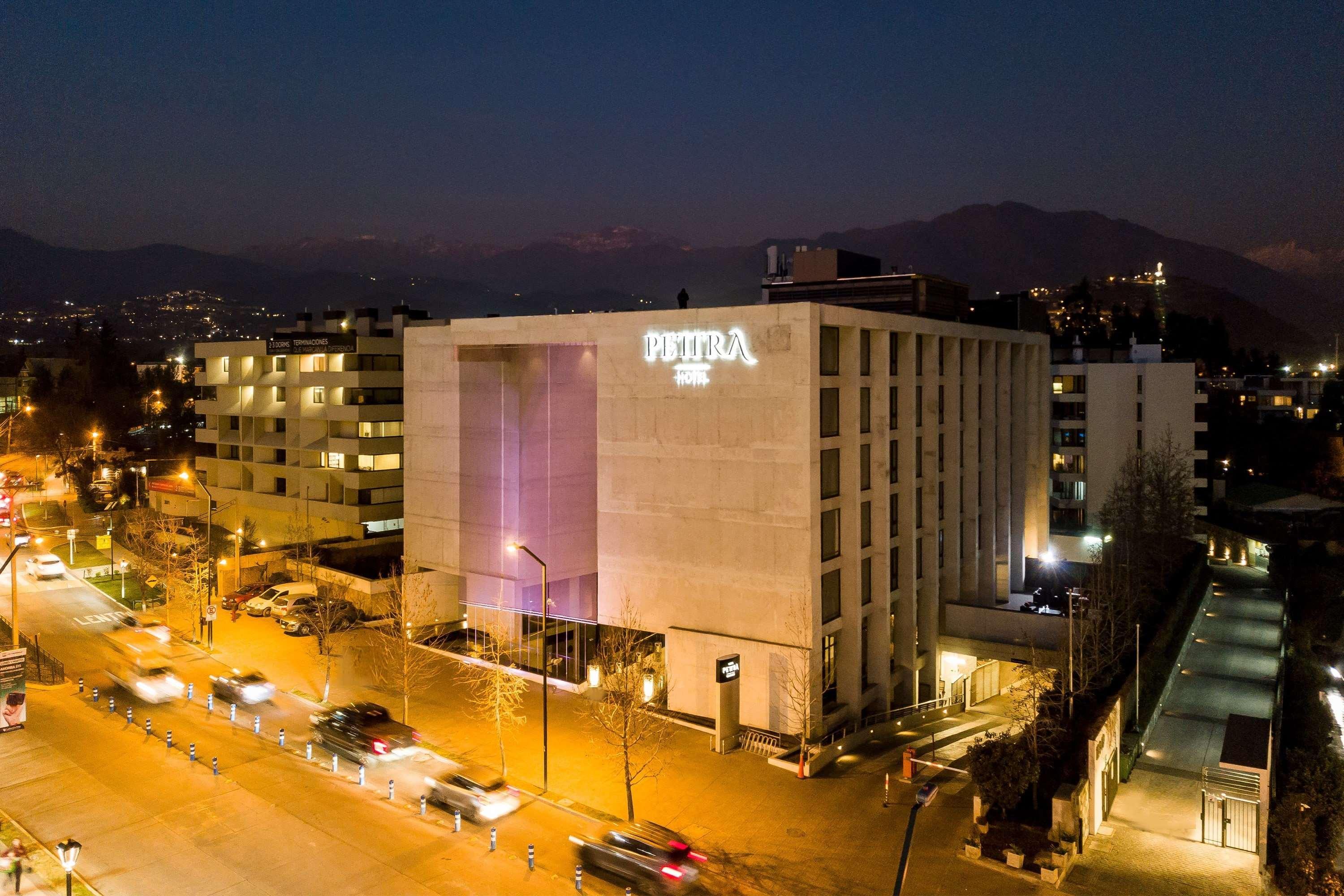 Hotel Wyndham Santiago Pettra Exterior foto The Electra Palace Hotel