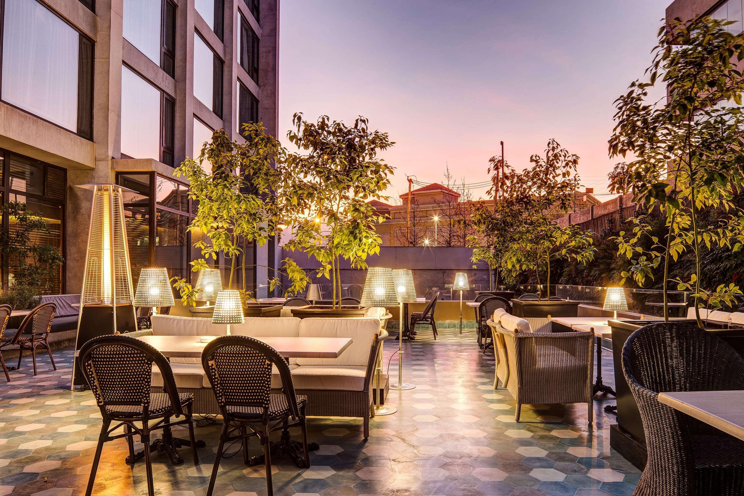 Hotel Wyndham Santiago Pettra Exterior foto The hotel's rooftop bar